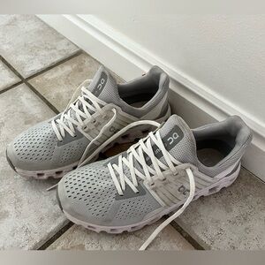 On cloud CloudSwift Shoes size 8.5 W